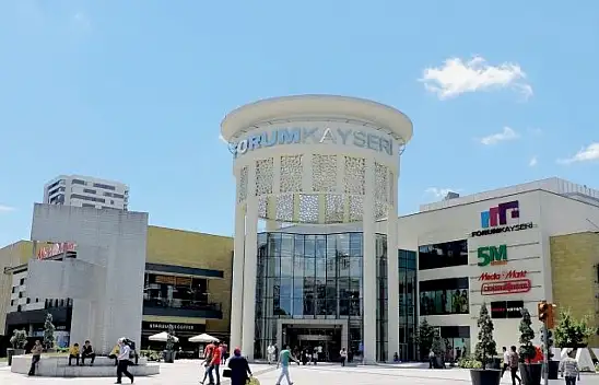 Kayseri'de büyük izdiham! Market rafları yağmalandı