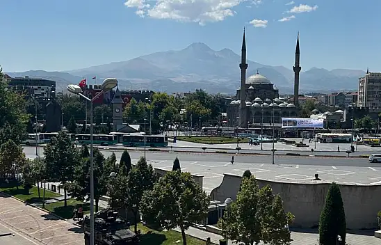 Kayseri'de Cadde ve Sokaklar Boş Kaldı!