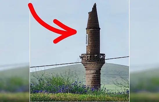 Kayseri'de cami minaresine yıldırım düştü!
