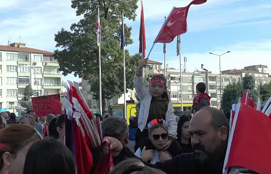 Kayseri'de coşkulu 'Cumhuriyet Yürüyüşü'!