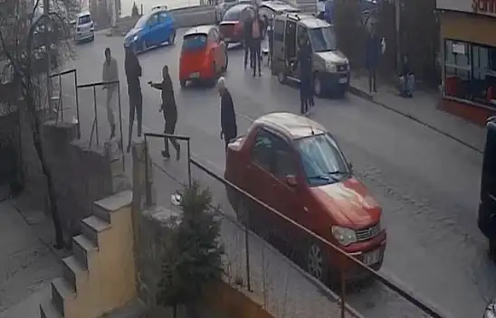 Kayseri'de dehşet davası yeniden başladı: ''14 kurşun sıktı, sonra arabayla geçti!''