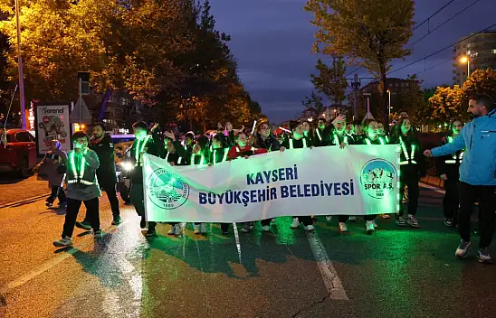 Kayseri'de dev fener alayı!