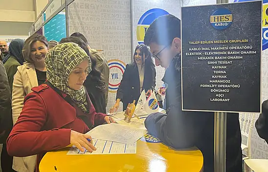Kayseri'de dev fuar başladı - İş arayanların yüzü güldü!