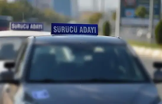 Kayseri'de direksiyon eğitmeninden ehliyet alma süreci: Kadınlar mı kolay alıyor erkekler mi?