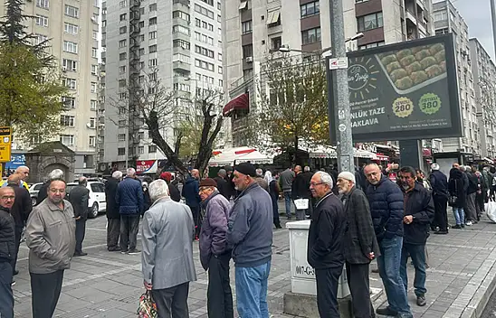 Kayseri'de Emekliler Bu Sırayı Kimseye Kaptırmıyor!