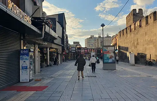 Kayseri'de en gösterişsizi bile 100 bin TL!