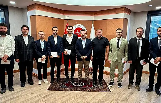 Kayseri'de ezanı en güzel okuyan kişi il birincisi oldu