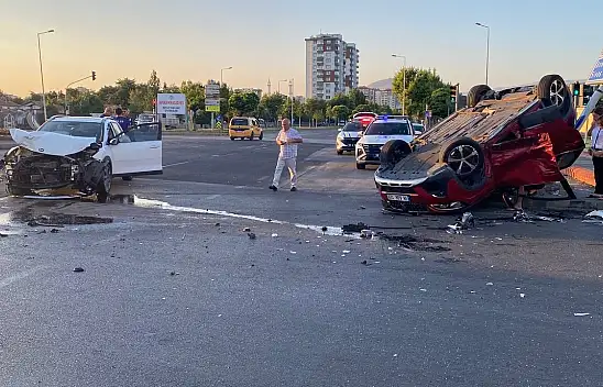 Kayseri'de feci çarpışma: Otomobil takla attı!