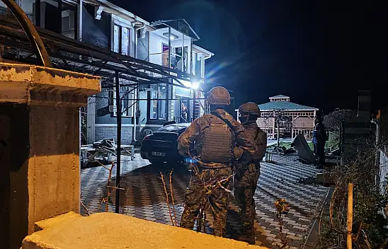 Kayseri'de film gibi operasyon - Özel hareket polisleride katıldı!