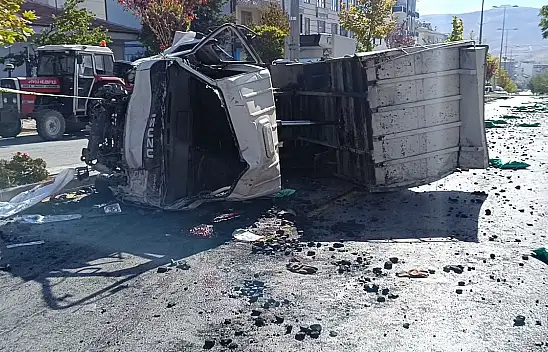 Kayseri'de freni patlayan kamyonet dehşet saçtı - Ölü ve yaralılar var!