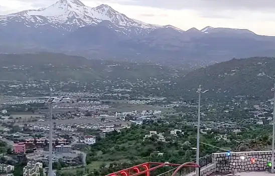 Kayseri'de gezilecek yerler: Şahin Tepesi şehir ve Erciyes manzarasıyla büyülüyor