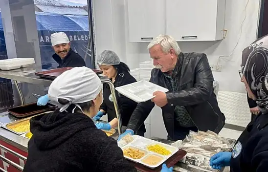 Kayseri'de ilk iftar başkandan: Kent Lokantası'nda dikkat çeken buluşma