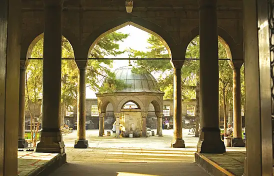 Kayseri'de ki Kurşunlu Camii, ismi ''Kurşunlu'' olmamasına rağmen neden bu ismi taşıyor? İşte hikâyesi