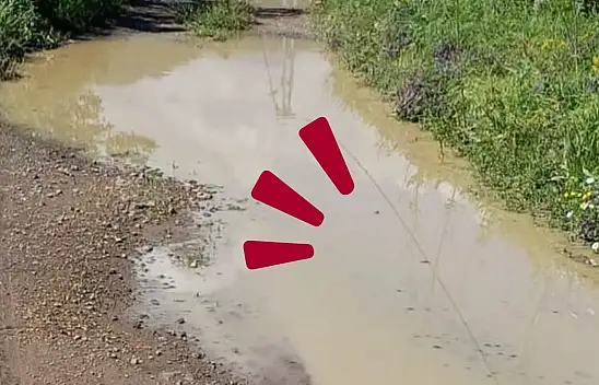 Kayseri'de mahalleliye ulaşım engeli: Yol çöktü!