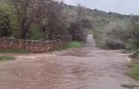 Kayseri'de o ilçeyi sel aldı: Aman dikkat!