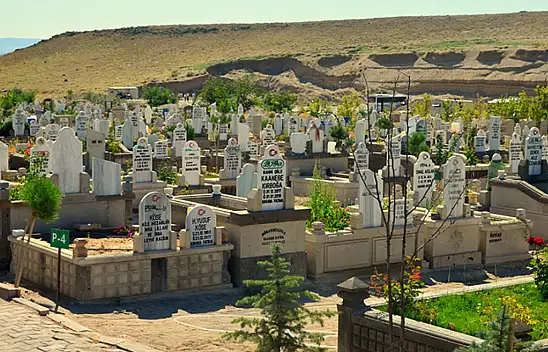 Kayseri'de ölmek lüks oldu - Mezar fiyatları dudak uçuklatıyor!