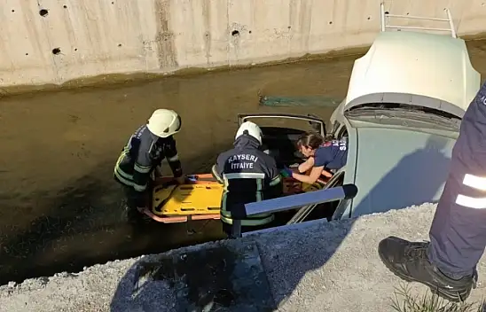 Kayseri'de otomobil sulama kanalına düştü