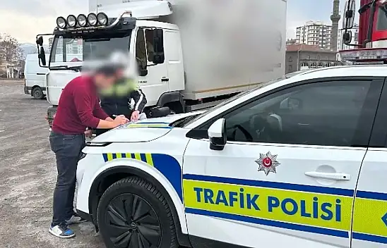 Kayseri'de polis ekipleri çevreye rahatsızlık veren araçları denetledi
