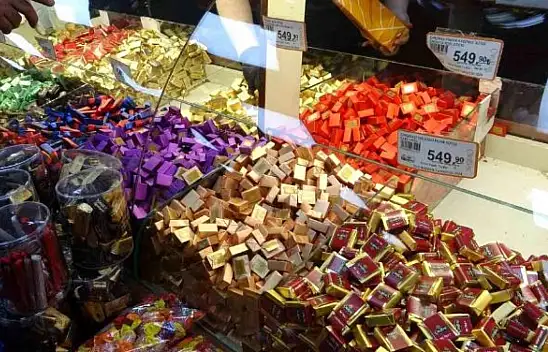 Kayseri'de şekerciler yok satıyor, satanlar da taneyle satıyor - İşte o çikolata!