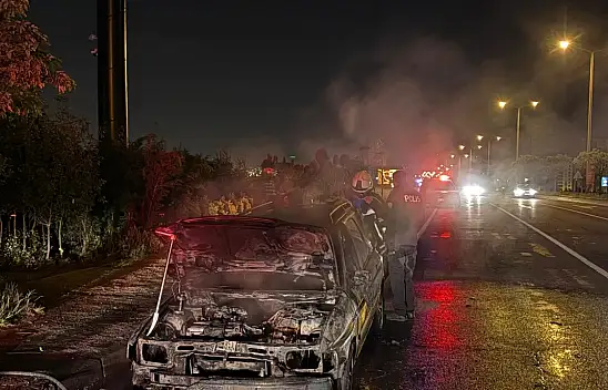 Kayseri'de seyir halindeki araç alev aldı: İşte o anlar!