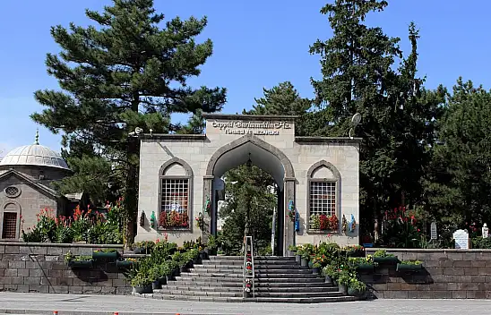 Kayseri'de Seyyid Burhaneddin Türbesi için yeni karar: Hulusi Akar projeyi duyurdu!