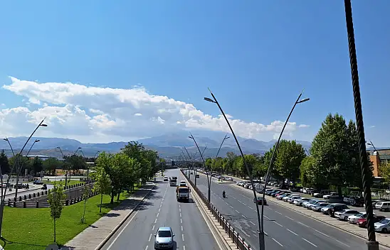 Kayseri'de Tek Tek Söküldü!