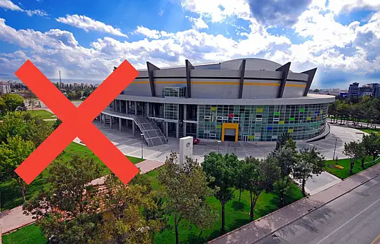 Kayseri'de tepki çeken konsere Büyükşehir'den tadilat engeli: Salon kapandı!