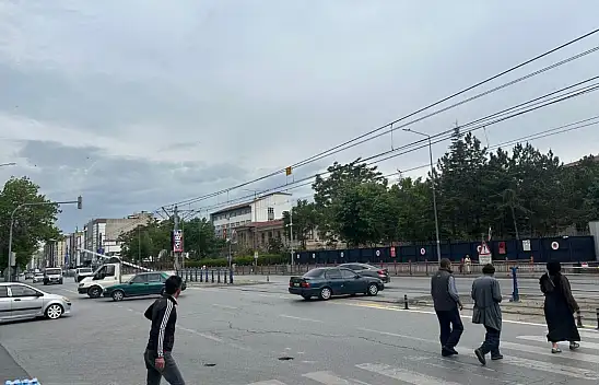 Kayseri'de trafik ışıkları çalışmadı: Düvenönü'nde trafik karıştı!