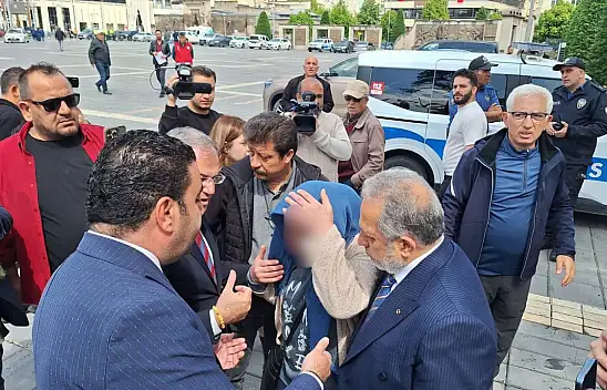 Kayseri'de Valilik bayramlaşmasında ortalık karıştı: Vatandaş isyan etti, başkanlar ilgilendi!