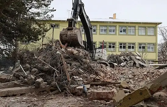 Kayseri'de yıkılan devlet hastanesi arsasında yeni gelişme: Hükümet Konağı projesi için start verildi!