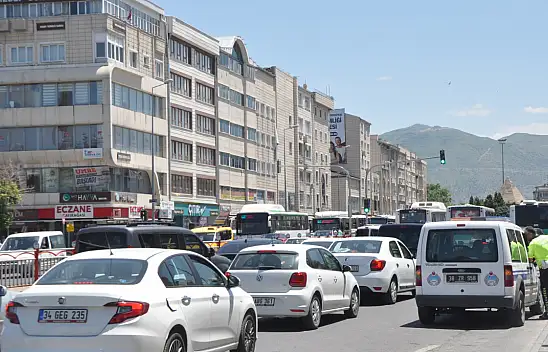 Kayseri'de yoğun bayram trafiği!