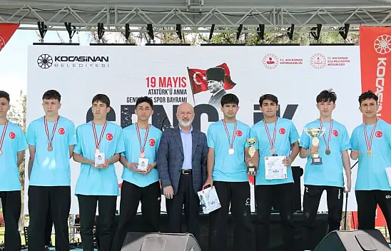 Kayseri'den gençlik şölende bir araya geldi: 19 Mayıs coşkusu Kocasinan'da