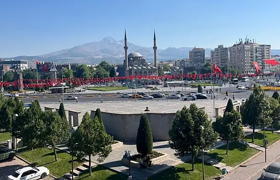 Kayseri'den kısa kısa: Cami olayı, Murat Cahid Cıngı, ERÜ, Eylem, Kayserispor...