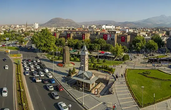 Kayseri'den kısa kısa: Yangın, Kartal Katlı Kavşağı, Konkordato, Sinan Chef, Kayserispor...