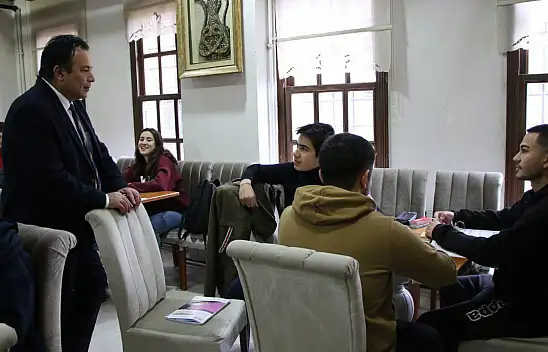Kayseri İl Milli Eğitim Müdürü Talas Gençlik Merkezi'ni Ziyaret Etti