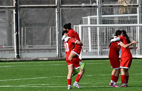 Kayseri Kadınlar Liginde Kılıçaslan Yıldızspor 3 puanı 3 golle aldı!