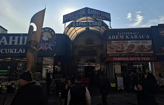 Kayseri Kapalıçarşı'da tarihi yangın: Neredeyse tamamı yok oldu ama dimdik ayakta!