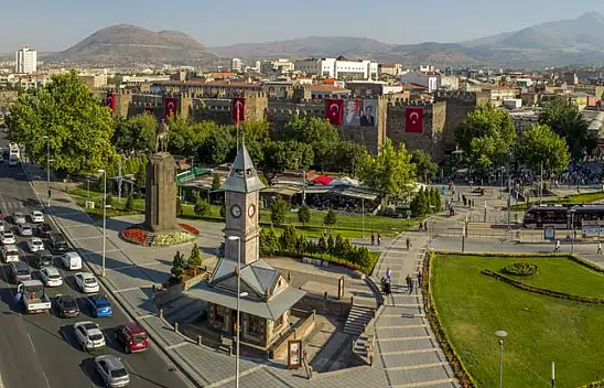 Kayseri kısa kısa: Uyuşturucu, toplu balık ölümü, Baki Ersoy, StartUpMYO, Kayserispor....