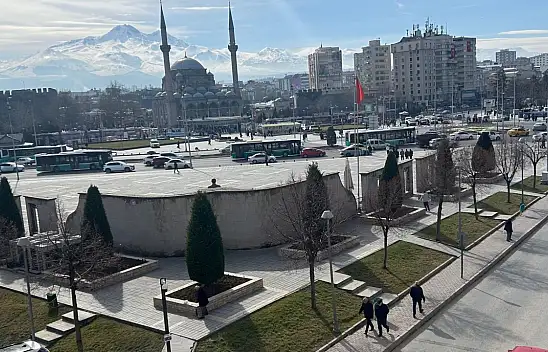 Kayseri'nin en işlek caddesinde yine kaza!