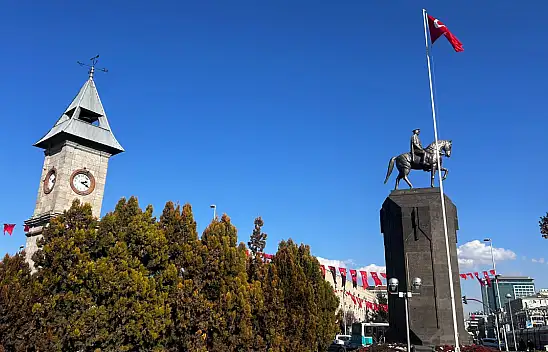 Kayseri'nin en meşhur sokağı vatandaşların çilesi oldu!