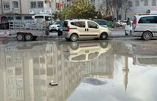 Kayseri'nin göbeğinde Cumhuriyet Meydanı'nda istenmeyen manzaralar tepki topluyor!