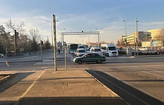 Kayseri'nin kilit noktası Sümer Üst Geçidi'nin o hali vatandaşların tepkisini çekiyor: İşte nedeni!