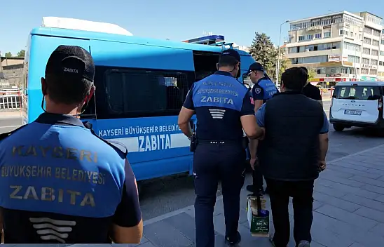 Kayseri'nin merkezinde dilenci denetimi: Göz açtırmıyorlar!