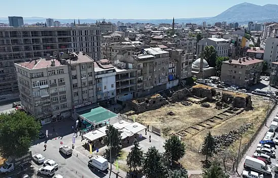 Kayseri'nin merkezindeki tarihi medresede çalışmalar neden durdu?