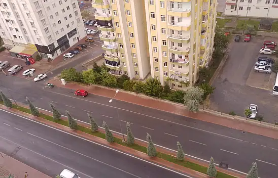 Kayseri'nin sıcakla boğuşan ilçesi yağmura teslim oldu