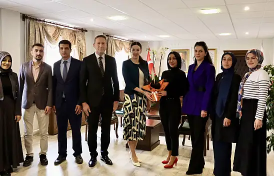 Kayseri'nin tek kadın kaymakamı Şehit öğretmeni unutmadı...