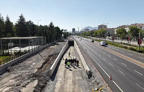 Kayseri şantiyeye döndü! Şehrin dört bir yanında ulaşım seferberliği başlatıldı!