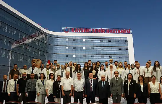 Kayseri Şehir Hastanesi'nde intörn doktorlar için önemli gün: Yeni dönem başladı!