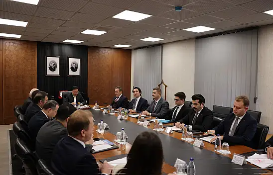 Kayseri Valiliği'nde üst düzey toplantı: Vali Çiçek, 16 ilçe Kaymakamı ile bir araya geldi!