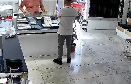 Kayseri'yi gündem yapan hırsızlık anı kameralarda!